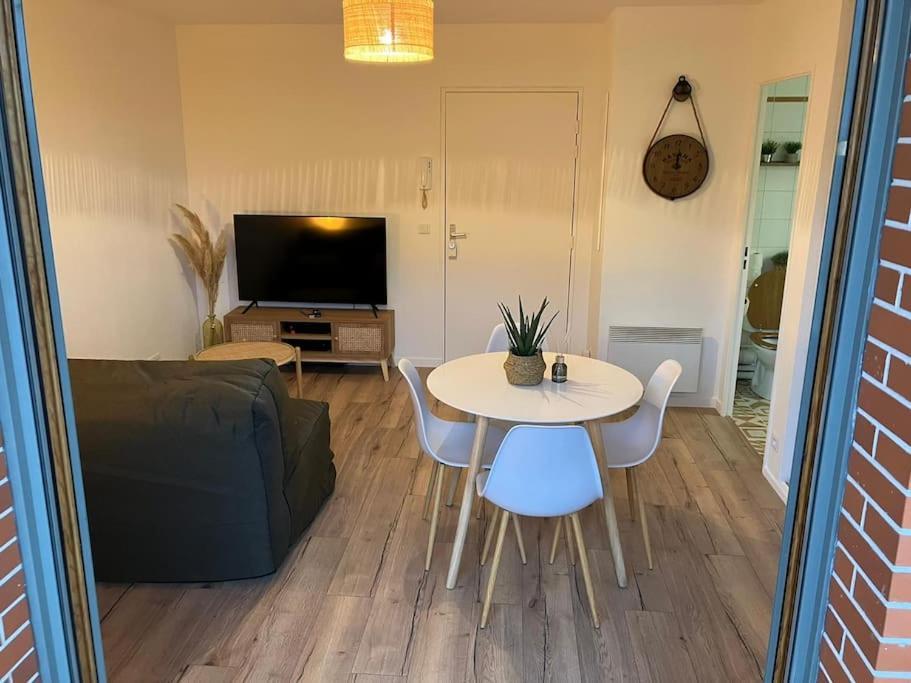 Studio Cosy 12 Min Arc De Triomphe Apartman Rueil-Malmaison Kültér fotó
